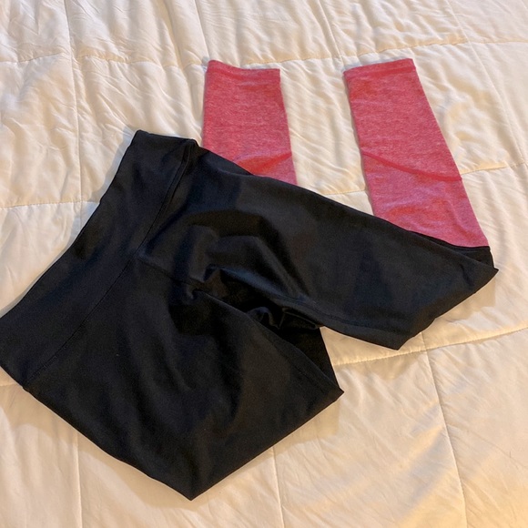 Reebok leggings, medium, black and pink. Like new. - Picture 2 of 6